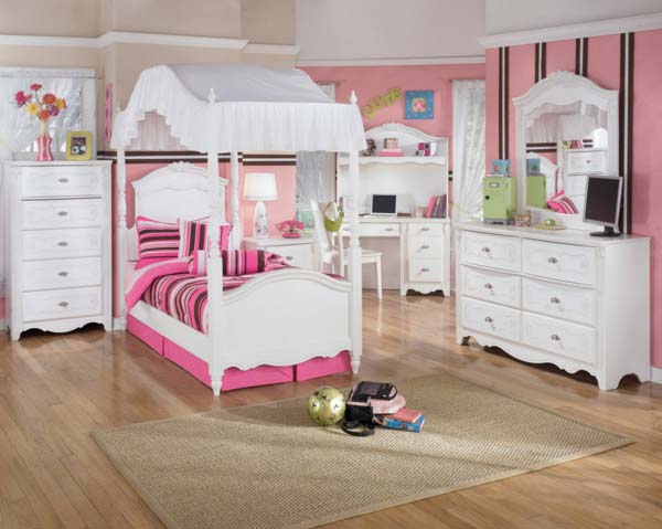 Комната для девочки с розовым цветом