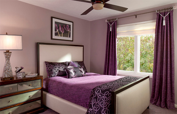 Фиолетовый текстиль в спальне