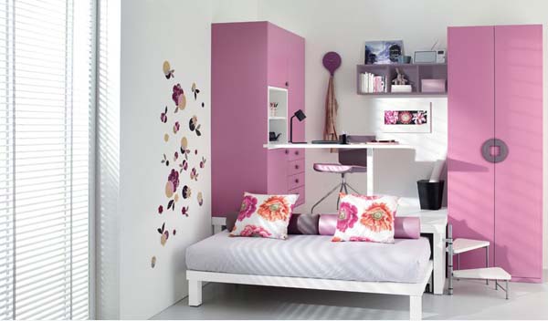Комната с розовыми шкафами